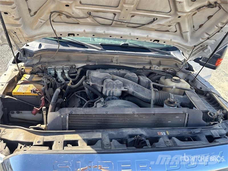 Ford F-250 XL 4x2 Crew Cab Pickup Otras furgonetas