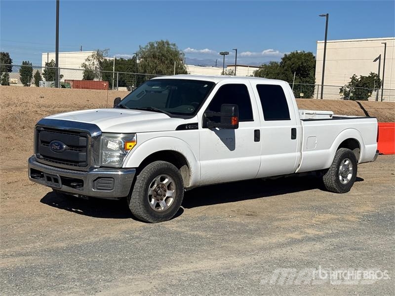 Ford F-250 XL 4x2 Crew Cab Pickup Otras furgonetas