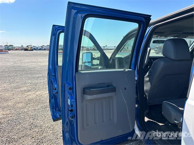 Ford F-250 XL 4x2 Crew Cab Pickup Άλλα Vans