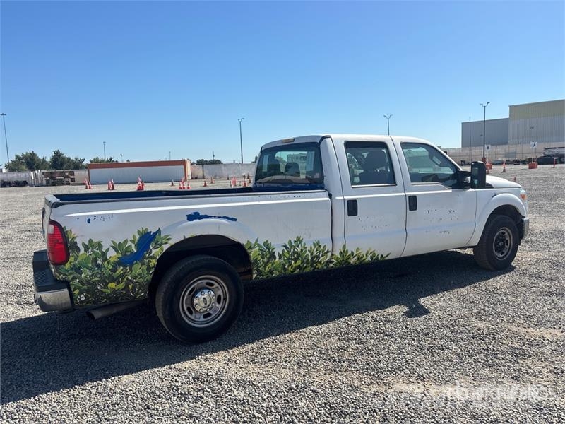 Ford F-250 XL 4x2 Crew Cab Pickup Άλλα Vans