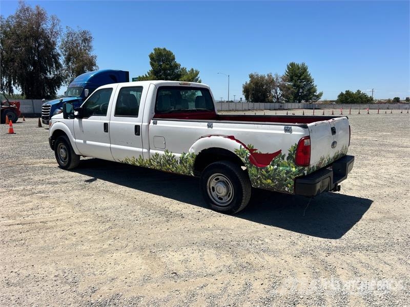 Ford F-250 XL 4x2 Crew Cab Pickup Άλλα Vans