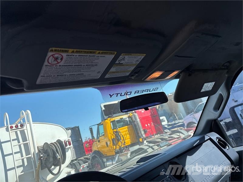 Ford F-250 XL 4x2 Crew Cab Pickup Otras furgonetas
