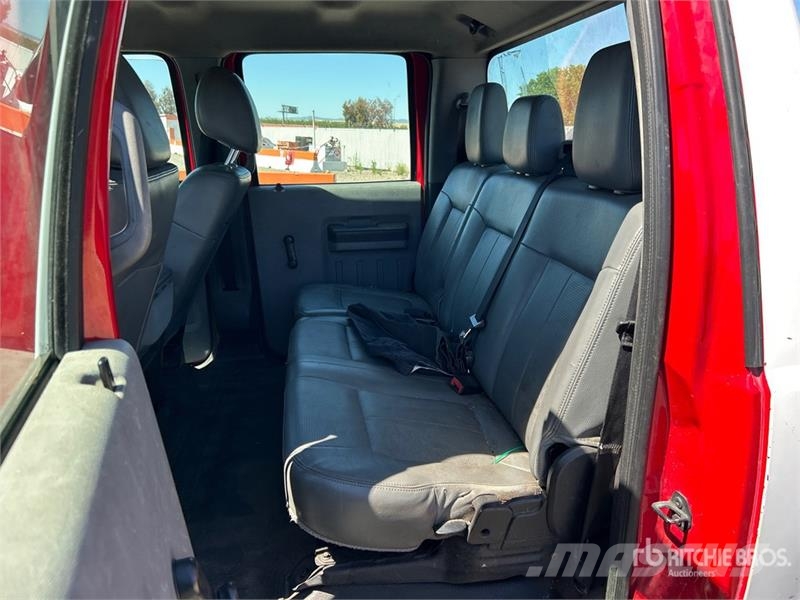 Ford F-250 XL 4x2 Crew Cab Pickup Άλλα Vans