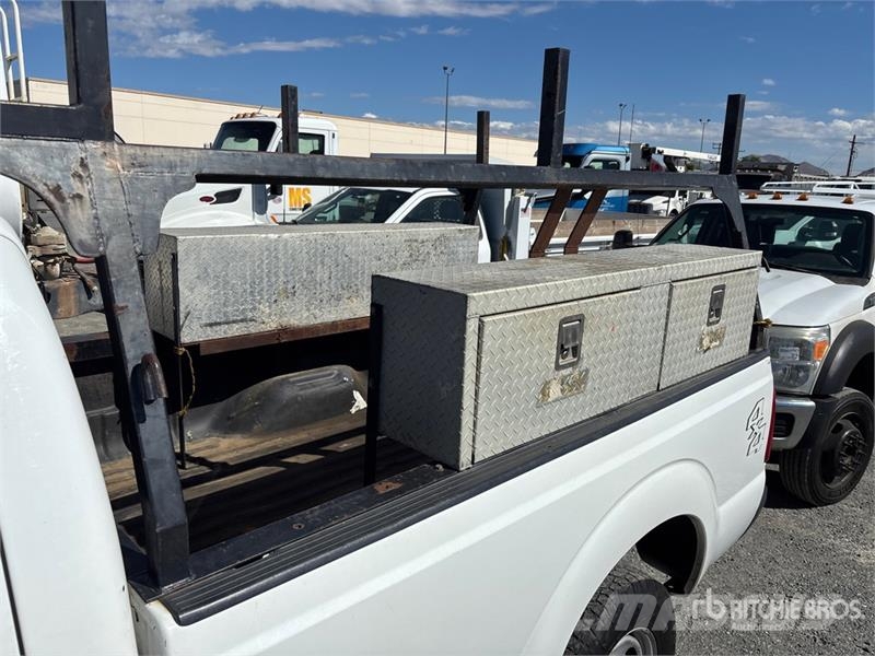 Ford F-250 XL 4x2 Crew Cab Pickup Otras furgonetas