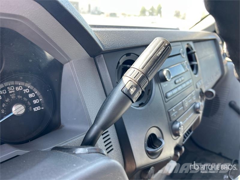 Ford F-250 XL 4x2 Crew Cab Pickup Anders