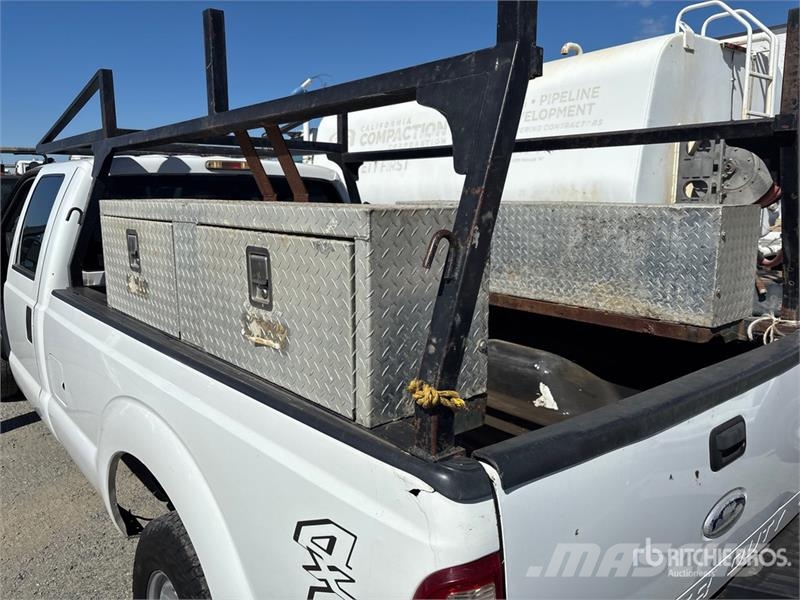 Ford F-250 XL 4x2 Crew Cab Pickup Otras furgonetas