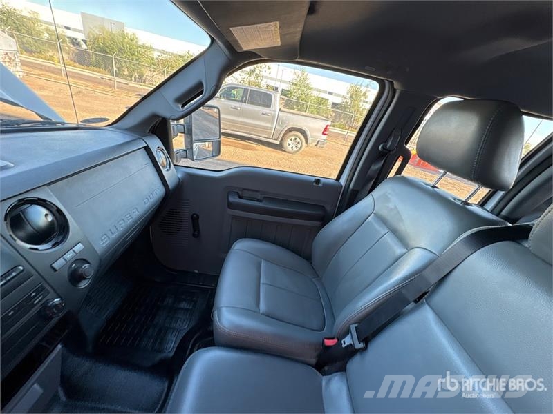 Ford F-250 XL 4x2 Crew Cab Pickup Άλλα Vans