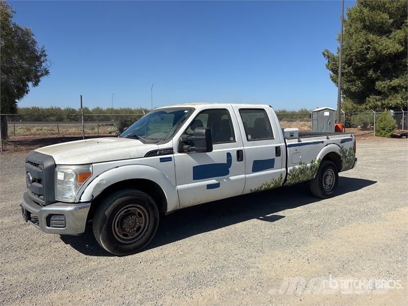 Ford F-250 XL 4x2 Crew Cab Pickup Other
