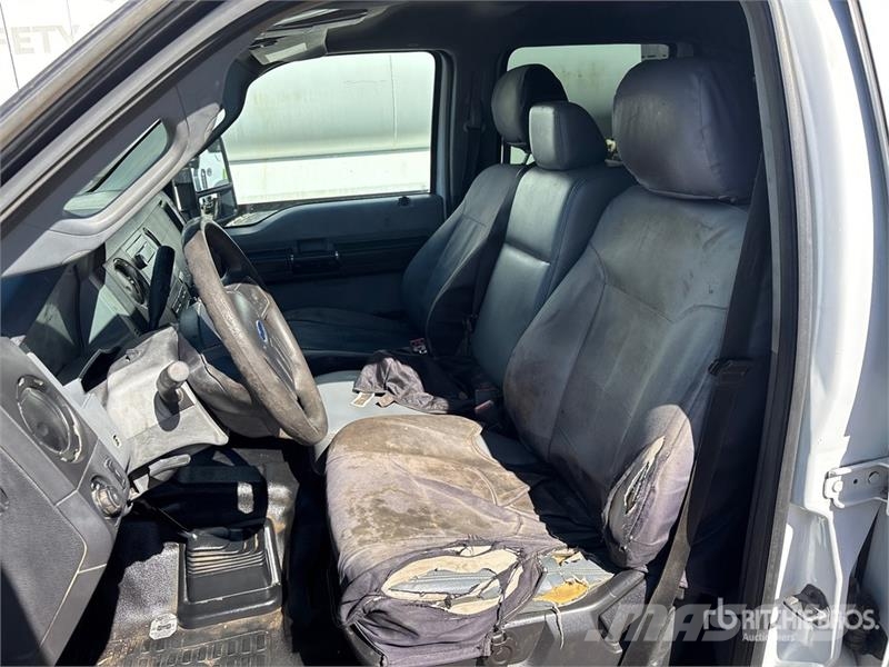 Ford F-250 XL 4x2 Crew Cab Pickup Otras furgonetas