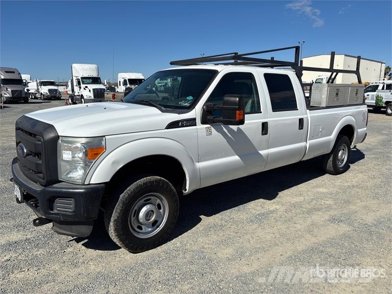 Ford F-250 XL 4x2 Crew Cab Pickup Otras furgonetas