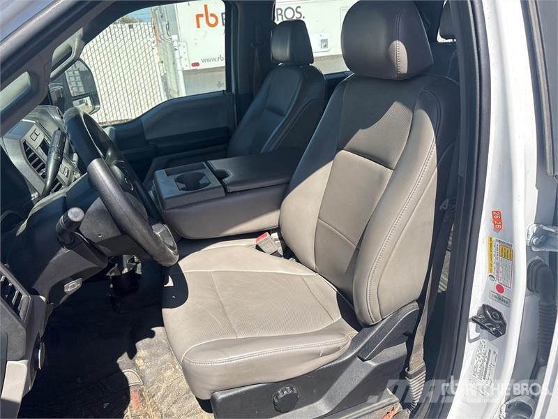 Ford F-250 XL 4x2 Crew Cab Pickup Прочие фургоны