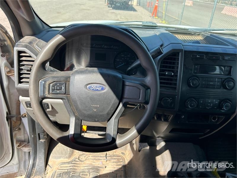 Ford F-250 XL 4x2 Crew Cab Pickup Прочие фургоны