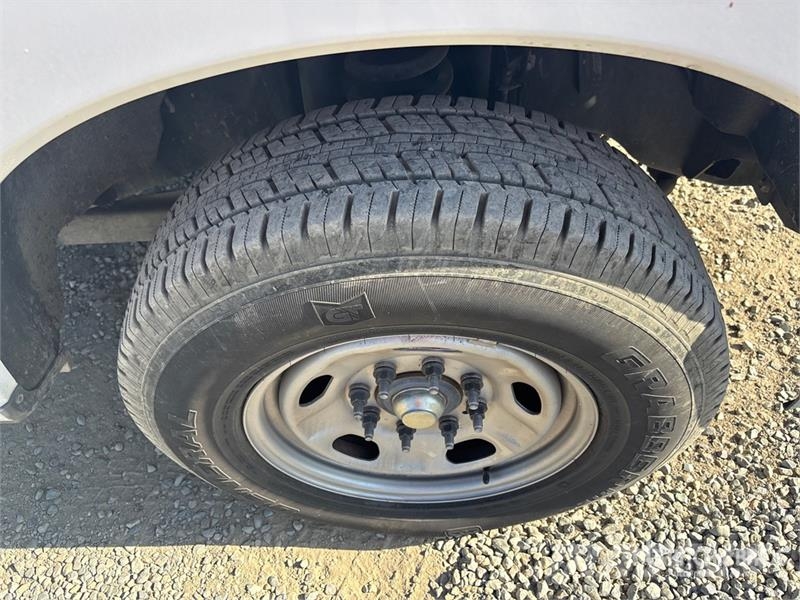 Ford F-250 XL 4x2 Crew Cab Pickup Andere Transporter