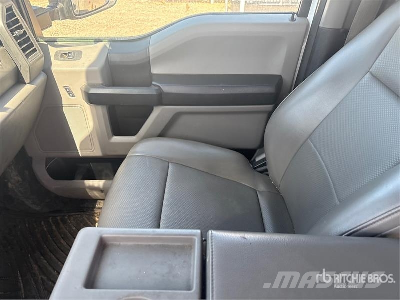 Ford F-250 XL 4x2 Crew Cab Pickup Прочие фургоны