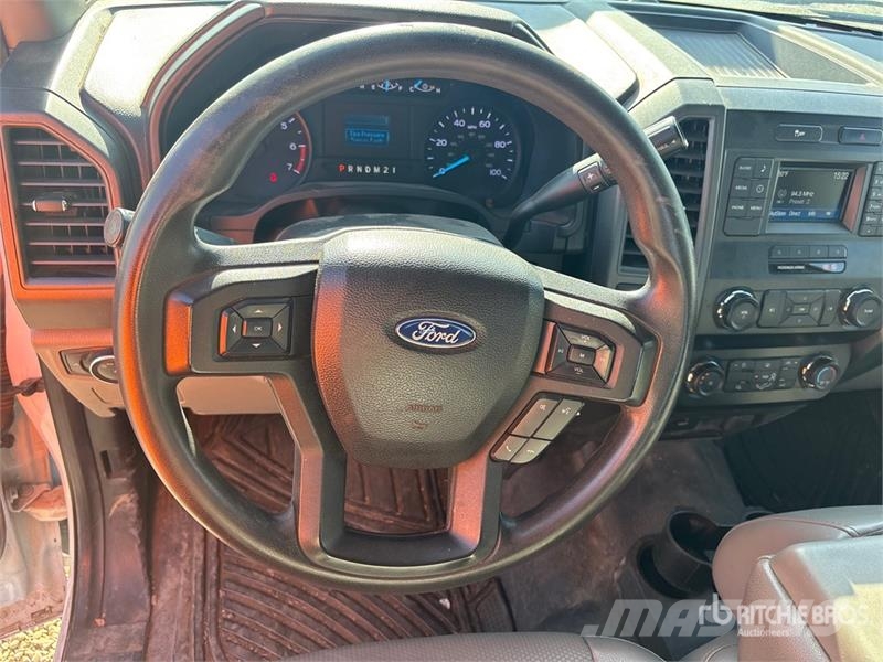 Ford F-250 XL 4x2 Crew Cab Pickup Andere Transporter