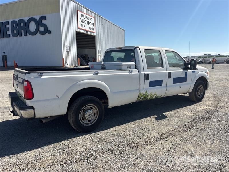 Ford F-250 XL 4x2 Crew Cab Pickup Other
