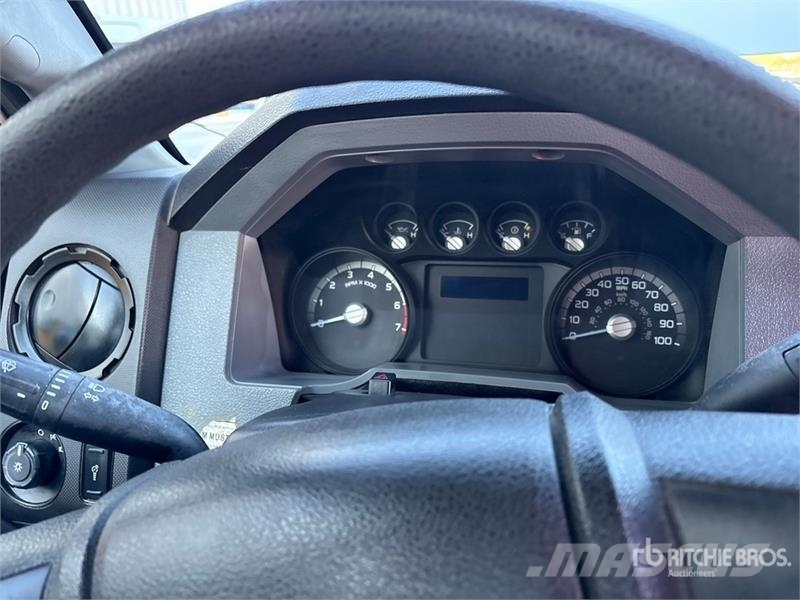 Ford F-250 XL 4x2 Crew Cab Pickup Άλλα Vans