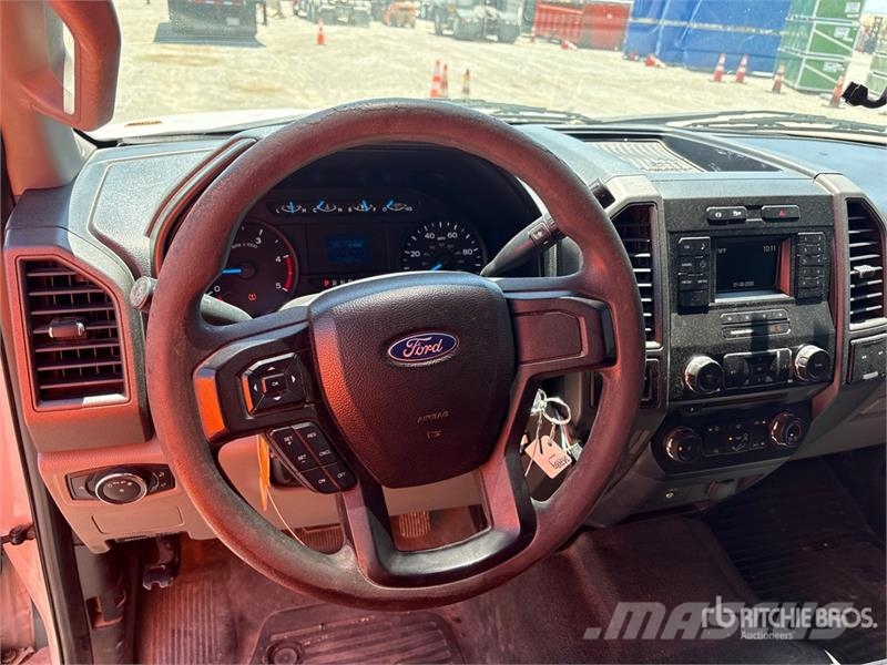 Ford F-250 XL 4x2 Crew Cab Pickup Anders