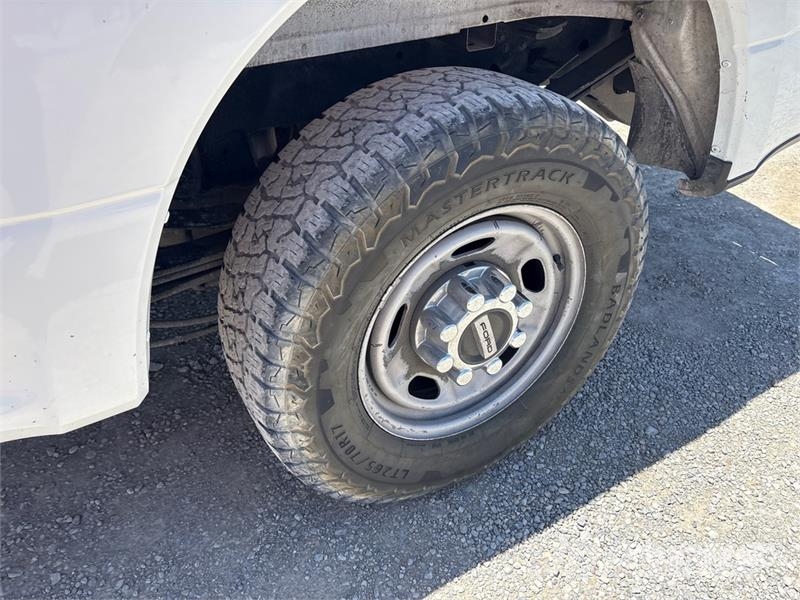 Ford F-250 XL 4x2 Crew Cab Pickup Άλλα Vans