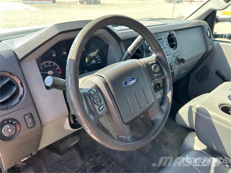 Ford F-250 XL 4x2 Crew Cab Pickup Άλλα Vans