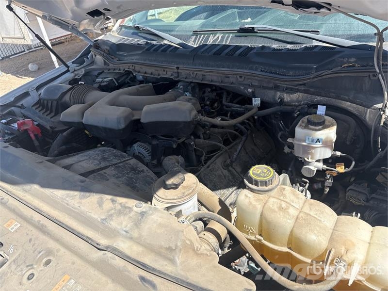 Ford F-250 XL 4x2 Crew Cab Pickup Прочие фургоны