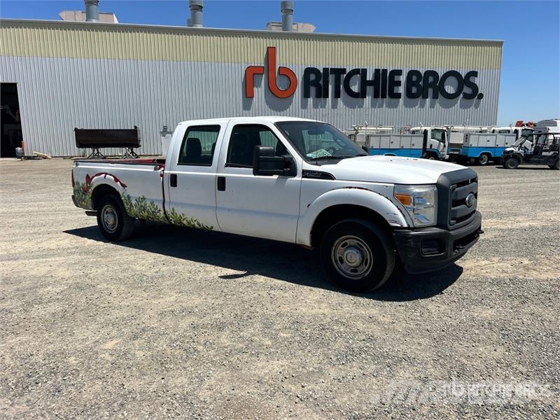 Ford F-250 XL 4x2 Crew Cab Pickup Άλλα Vans
