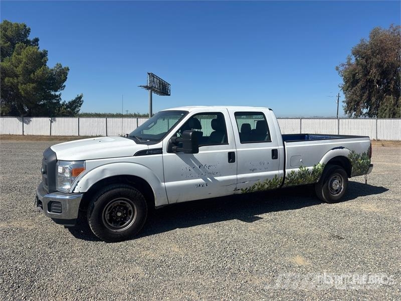 Ford F-250 XL 4x2 Crew Cab Pickup Άλλα Vans