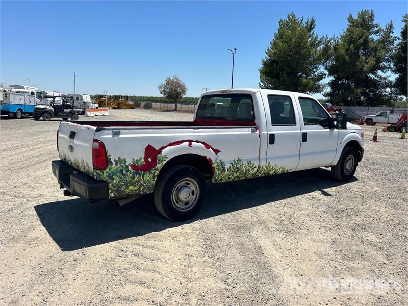 Ford F-250 XL 4x2 Crew Cab Pickup Anders