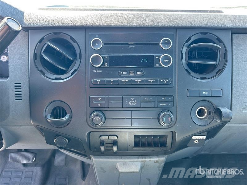 Ford F-250 XL 4x2 Crew Cab Pickup Άλλα Vans