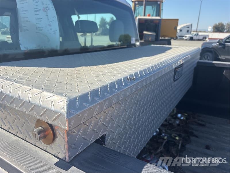 Ford F-250 XL 4x2 Crew Cab Pickup Ostalo