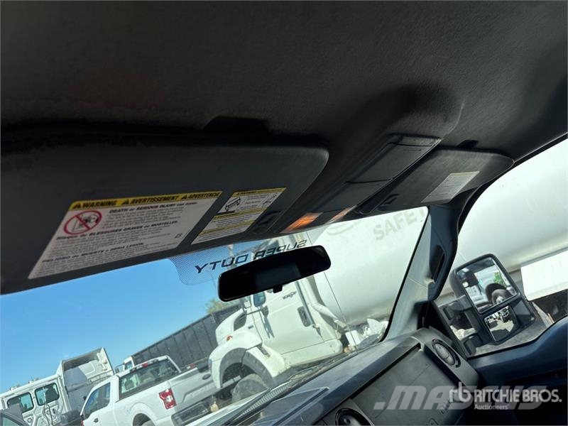 Ford F-250 XL 4x2 Crew Cab Pickup Otras furgonetas