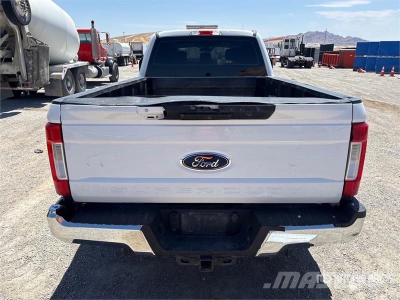 Ford F-250 XL 4x2 Crew Cab Pickup Άλλα Vans