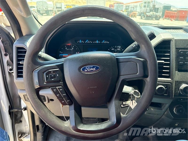 Ford F-250 XL 4x2 Crew Cab Pickup Anders
