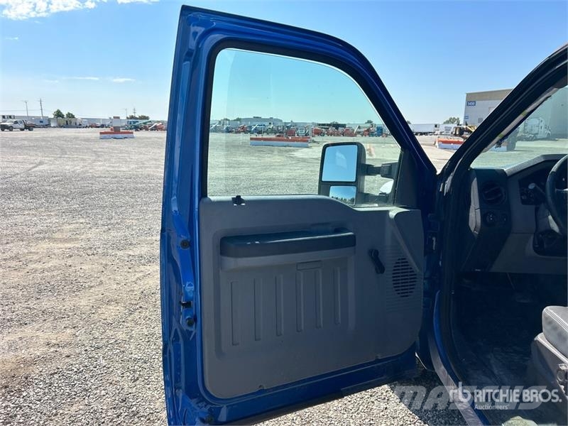 Ford F-250 XL 4x2 Crew Cab Pickup Άλλα Vans