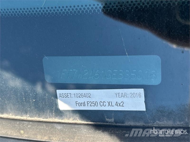 Ford F-250 XL 4x2 Crew Cab Pickup Anders
