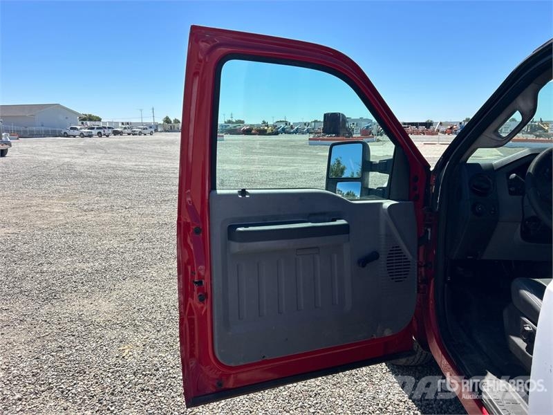 Ford F-250 XL 4x2 Crew Cab Pickup Anders