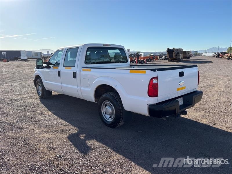 Ford F-250 XL 4x2 Crew Cab Pickup Άλλα Vans