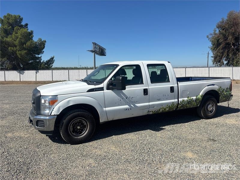 Ford F-250 XL 4x2 Crew Cab Pickup Άλλα Vans