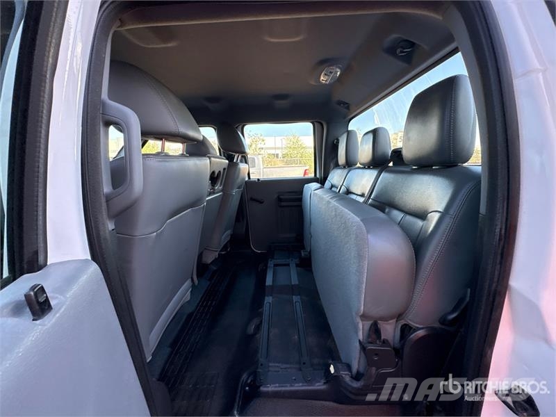 Ford F-250 XL 4x2 Crew Cab Pickup Άλλα Vans