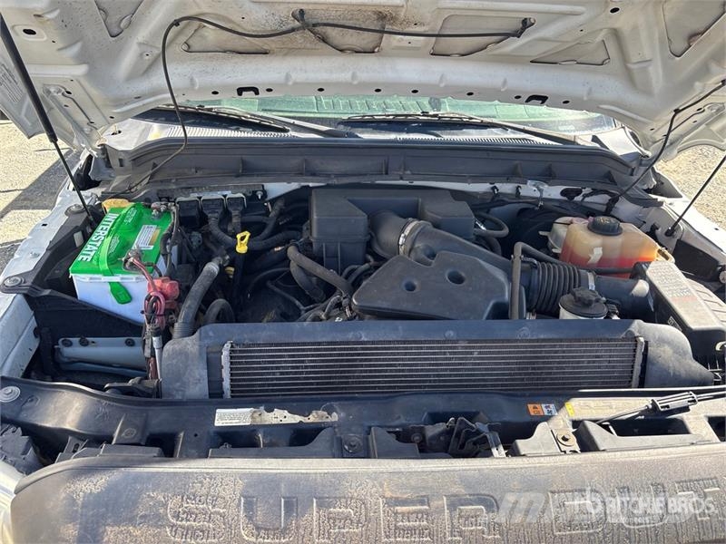 Ford F-250 XL 4x2 Crew Cab Pickup Otras furgonetas