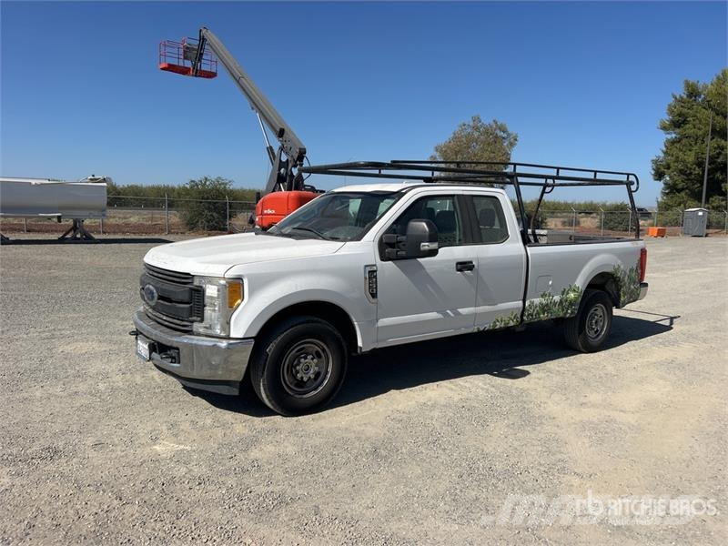 Ford F-250 XL 4x2 Extended Cab Pickup Other