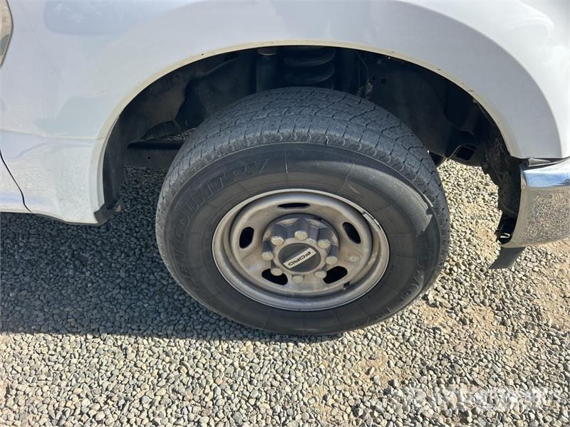 Ford F-250 XL 4x2 Extended Cab Pickup 其他
