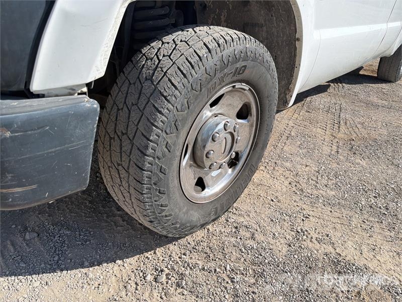 Ford F-250 XL 4x2 Extended Cab Pickup Прочие фургоны