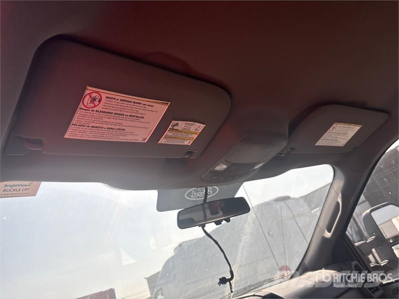 Ford F-250 XL 4x2 Extended Cab Pickup Други