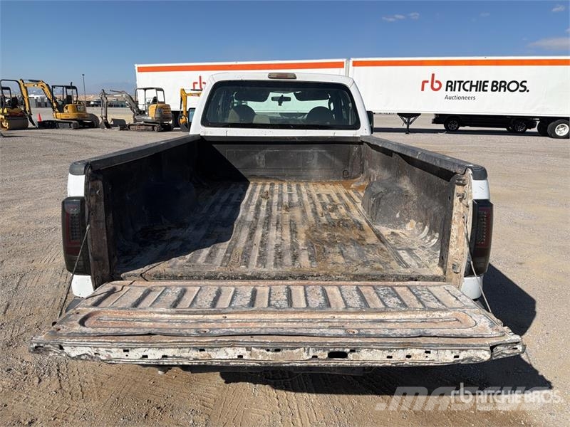 Ford F-250 XL 4x2 Extended Cab Pickup Прочие фургоны