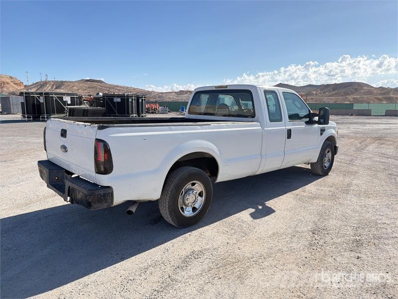 Ford F-250 XL 4x2 Extended Cab Pickup Прочие фургоны