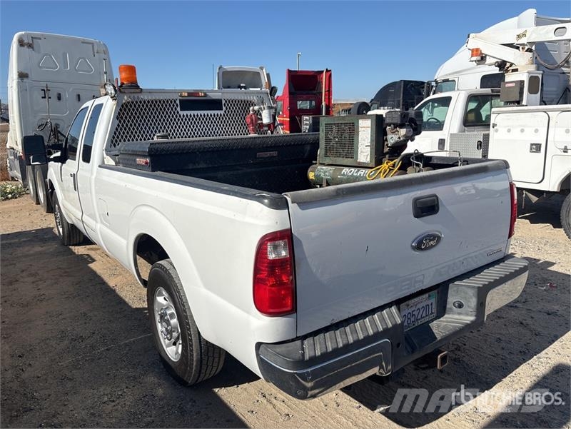 Ford F-250 XL 4x2 Extended Cab Pickup Ostalo