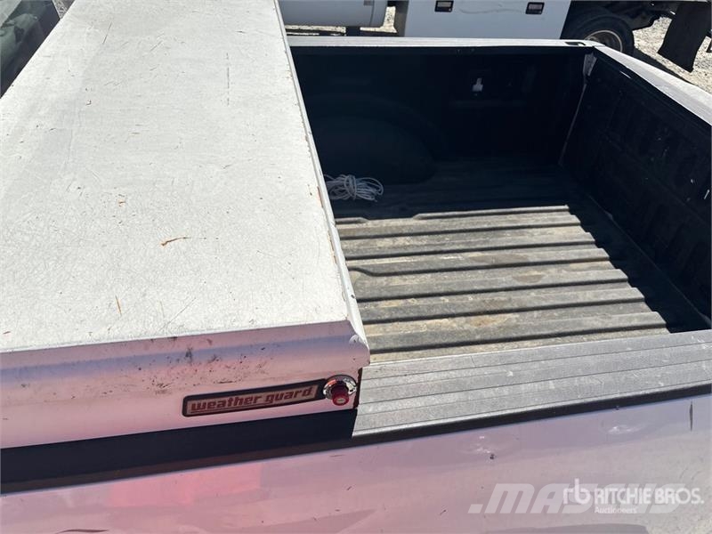 Ford F-250 XL 4x2 Extended Cab Pickup Ostalo