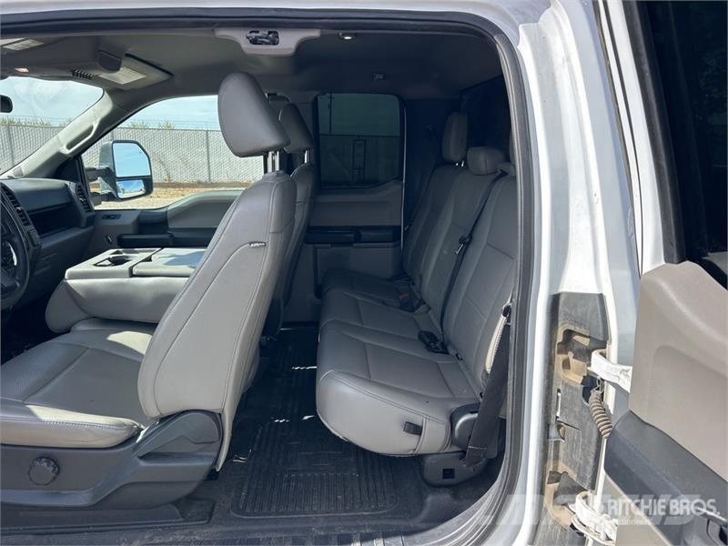 Ford F-250 XL 4x2 Extended Cab Pickup 其他