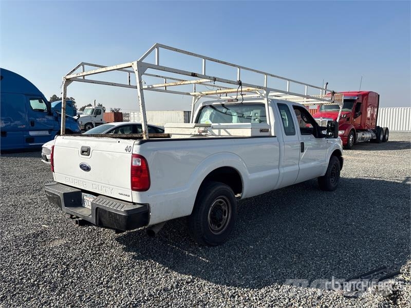 Ford F-250 XL 4x2 Extended Cab Pickup Прочие фургоны